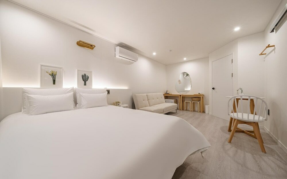 Фото Jongno Hotel Rawa