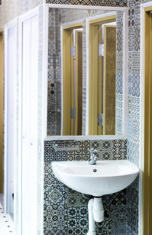 Фото Bond Boutique Capsule Hotel at Bugis - Hostel