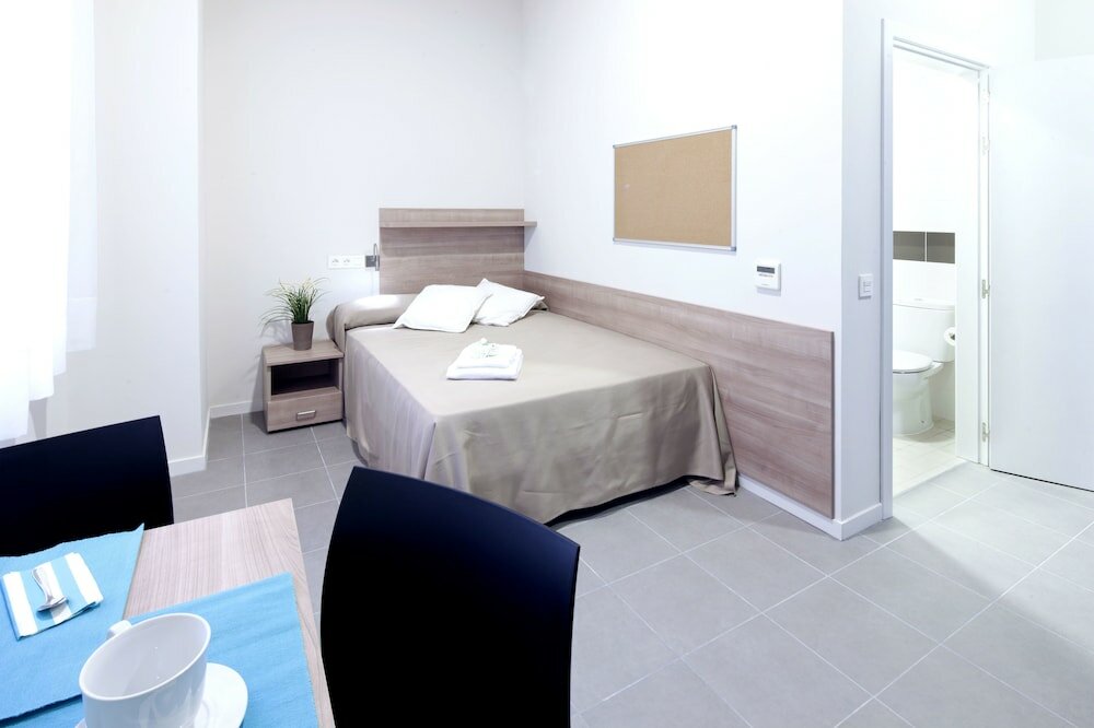 Фото Colegio Mayor La Concepción - Campus Accommodation