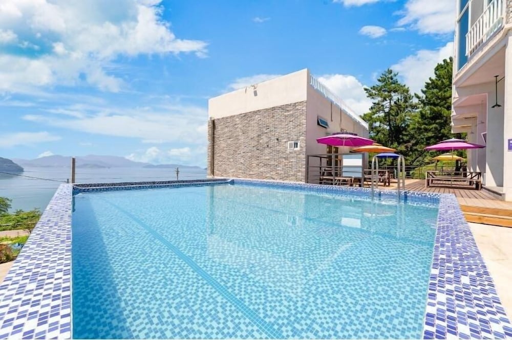 Фото Yeosu Jplus A Pension