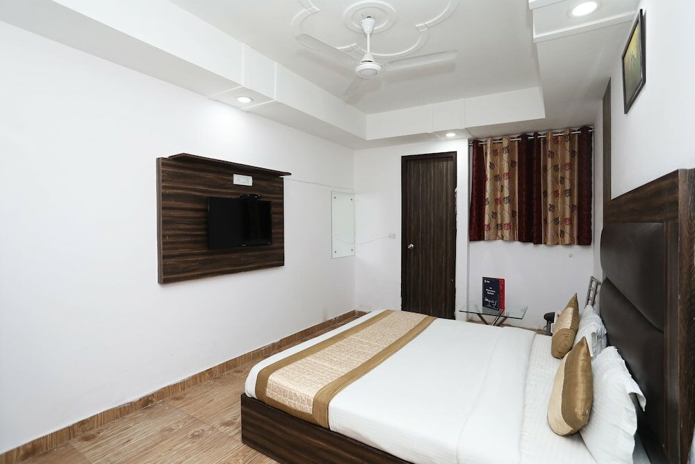 Фото Oyo 10795 Hotel Rs Residency