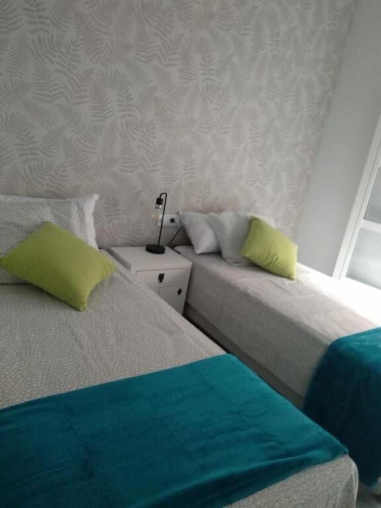 Фото Wish-Suite San Luis de Sevilla Apartment