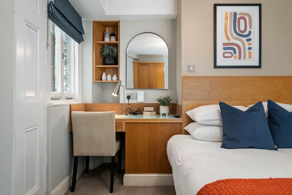 Фото 5 Doughty Street