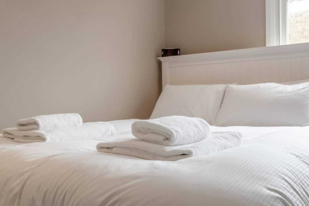 Фото Contemporary 2bd Flat w Patio, Clapham!