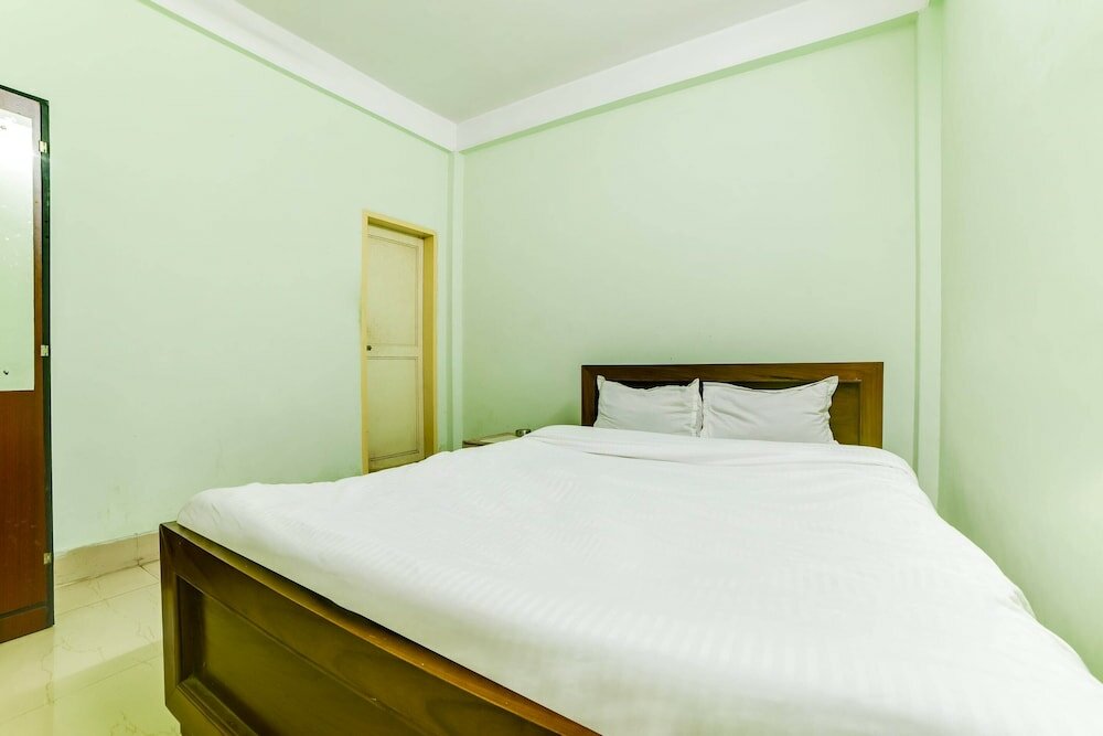 Фото Spot On 62000 Hotel The Raj Palace