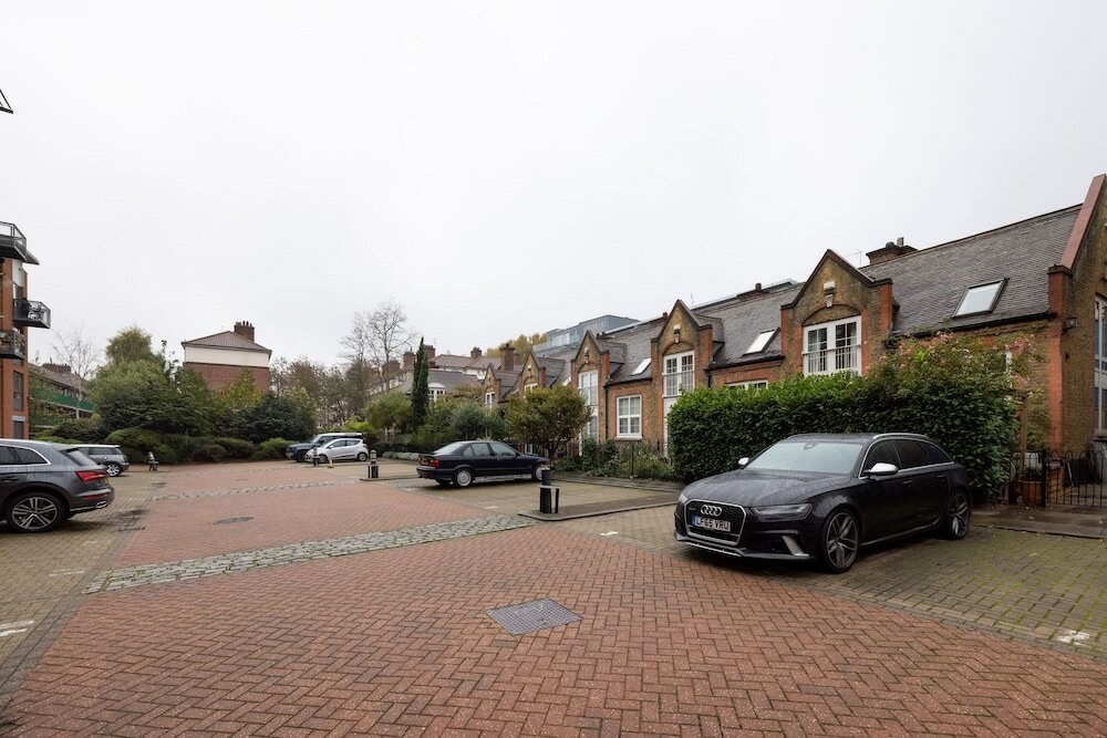 Фото The Tower Bridge Apartments