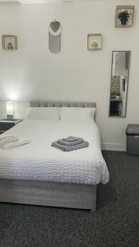 Гостиница Bvapartments-blackhouse F2 в Хаддерсфилде