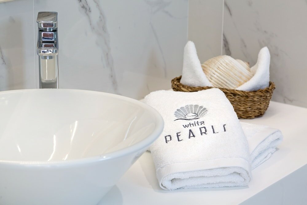 Фото White Pearls Luxury Suites - Adults Only