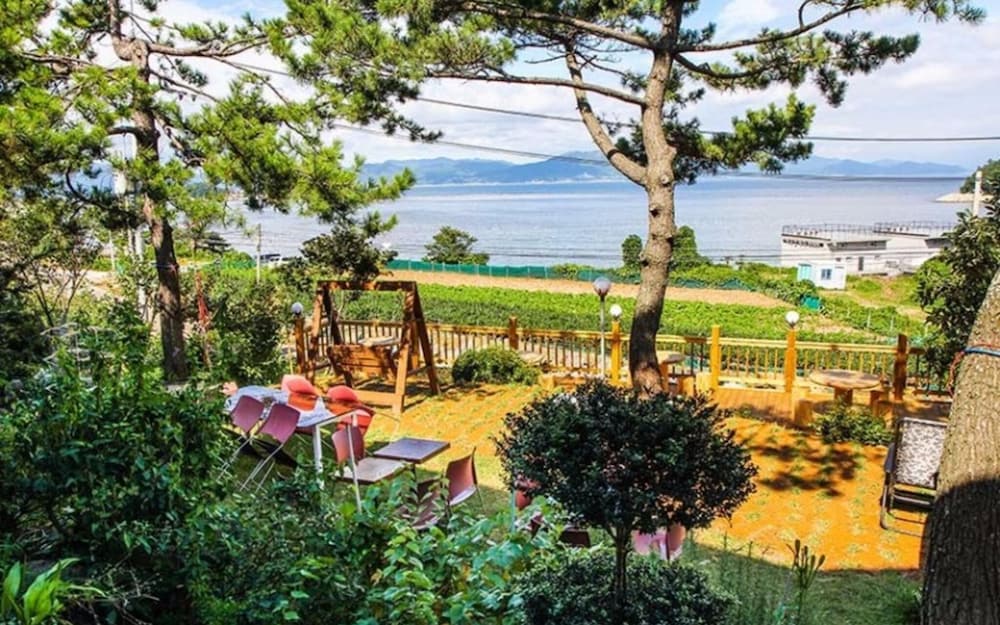 Фото Yeosu Hayanjeongwon Pension