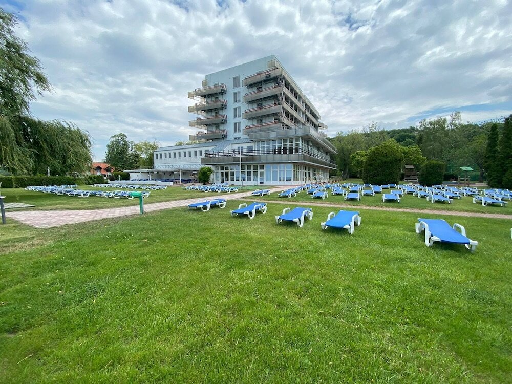 Фото Világos Hotel Balatonvilágos