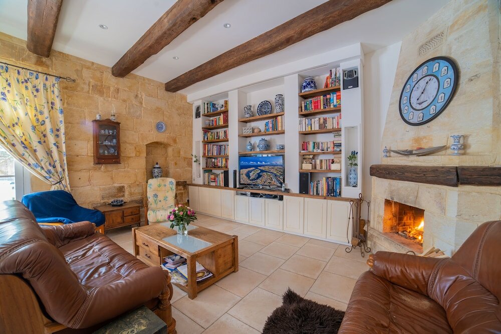 Фото Village Knights B&b