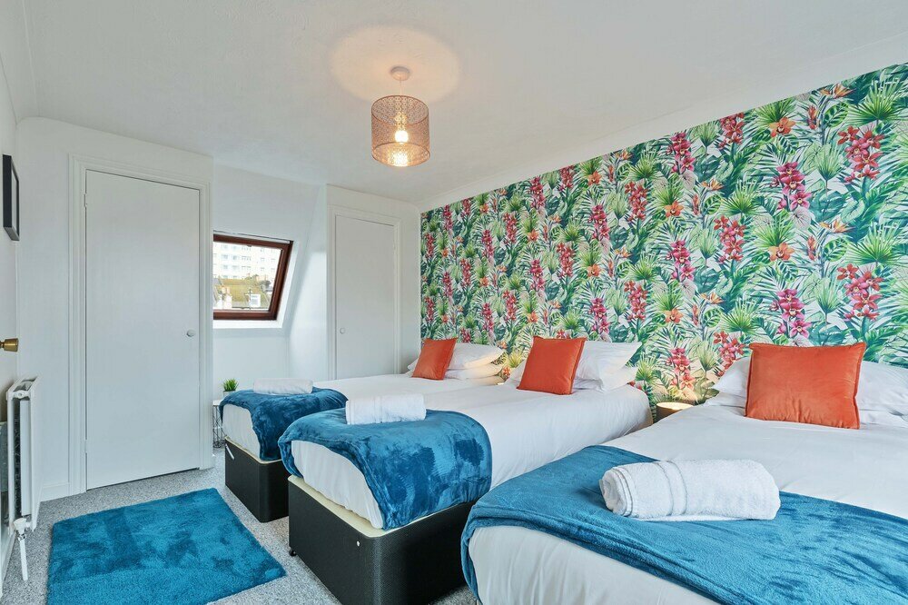 Фото Seabright Townhouse by My Getaways Parking for one car