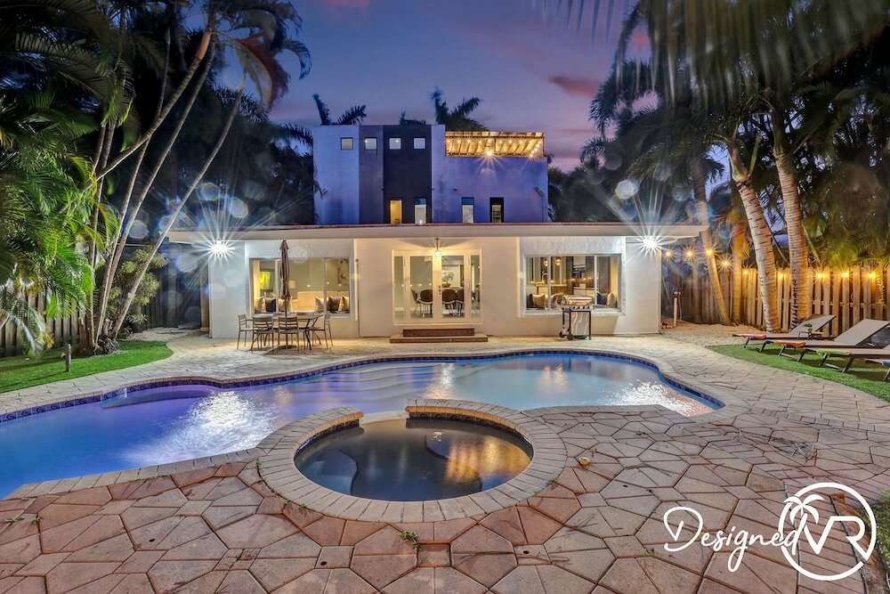 Фото Stunning 5 Br with Heated Pool & Gaming