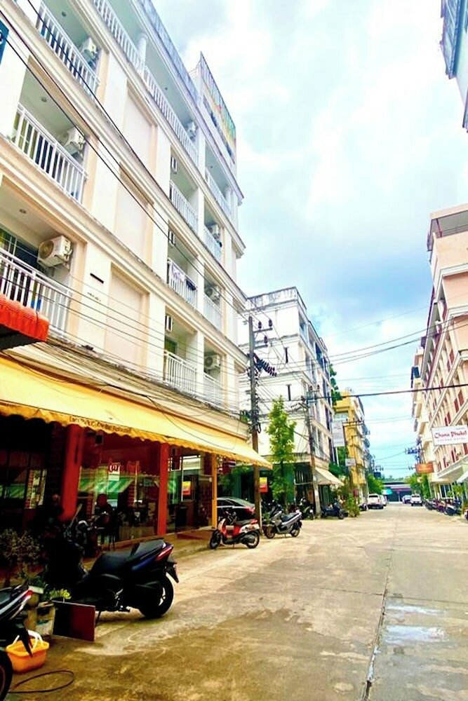 Фото One World One Home Patong 2