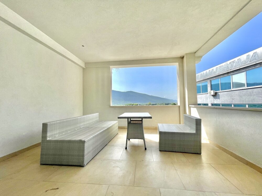 Фото Hotel Opera Jaz