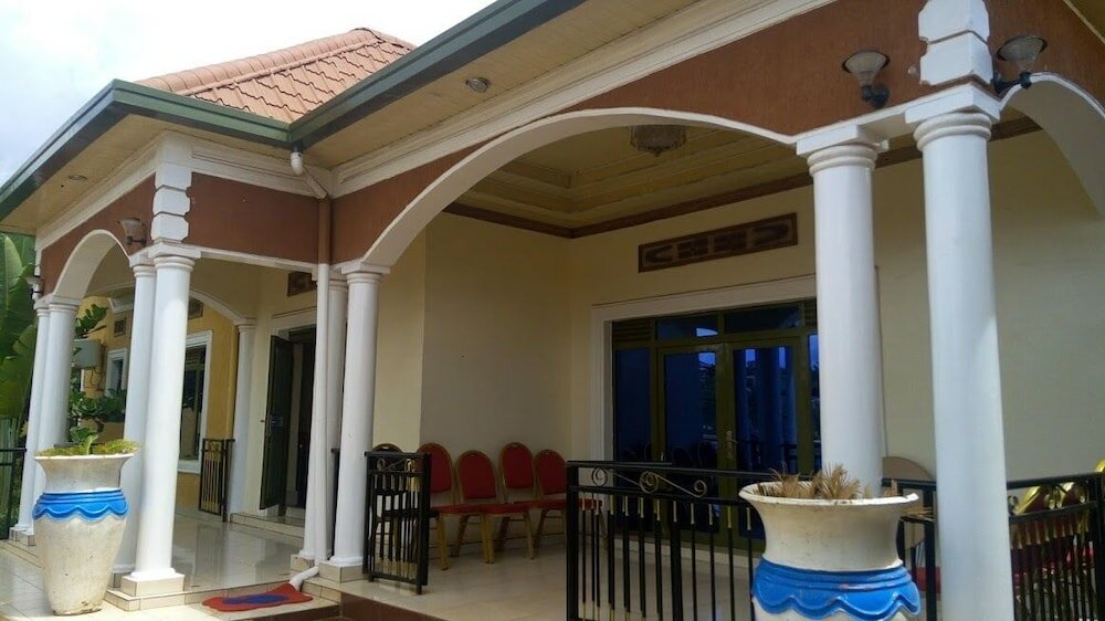 Фото отеля 1