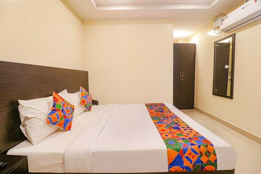 Фото Fabhotel Champion Residency