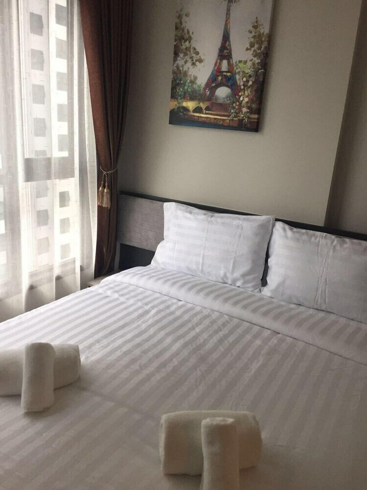 Фото The Base Central Pattaya Sea View