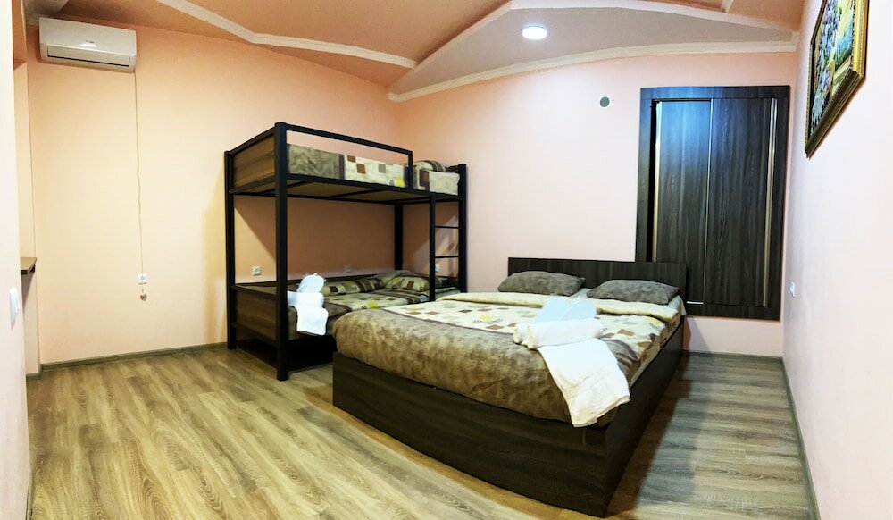Фото Domino Yerevan Hostel and Tours