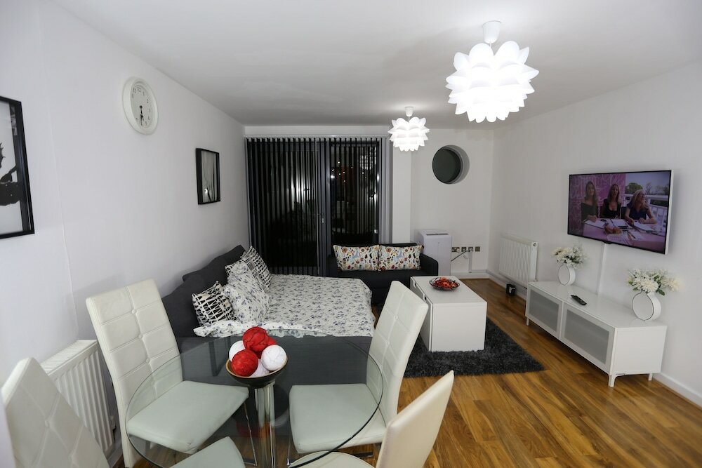 Фото 2 bed Riverview Bridge House Apartment