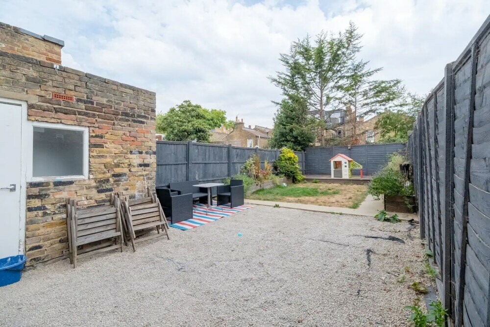 Фото Lovely 3 Bedroom Apartment in Clapton With Garden