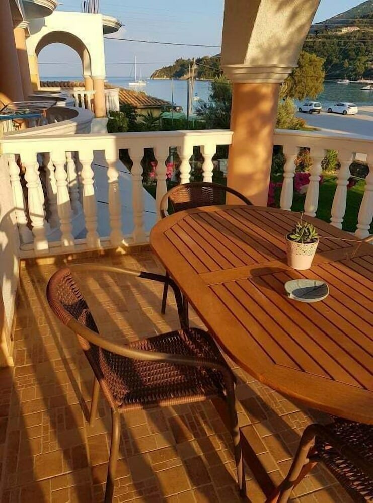 Фото Marathon Studios &Apartments