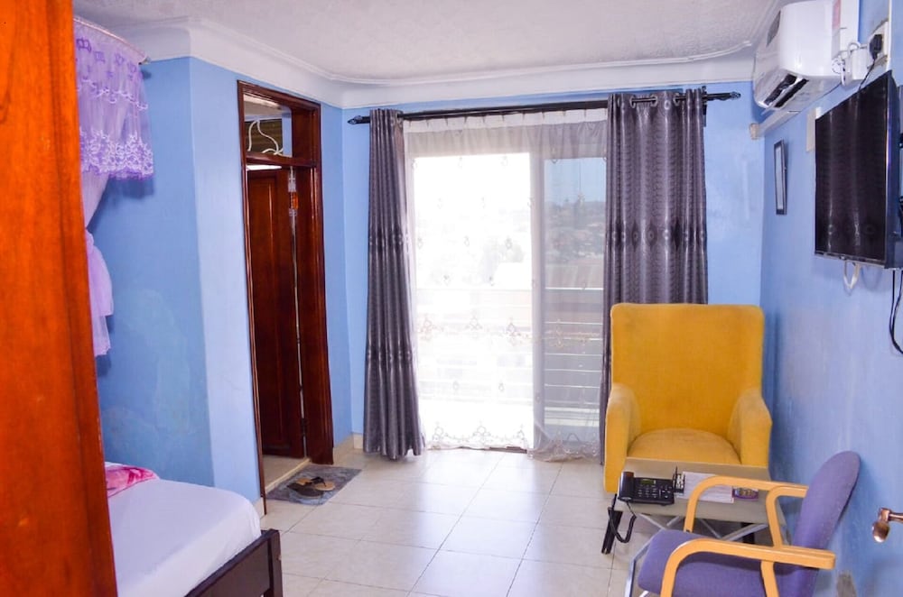 Фото Bliss Hotel Nansana