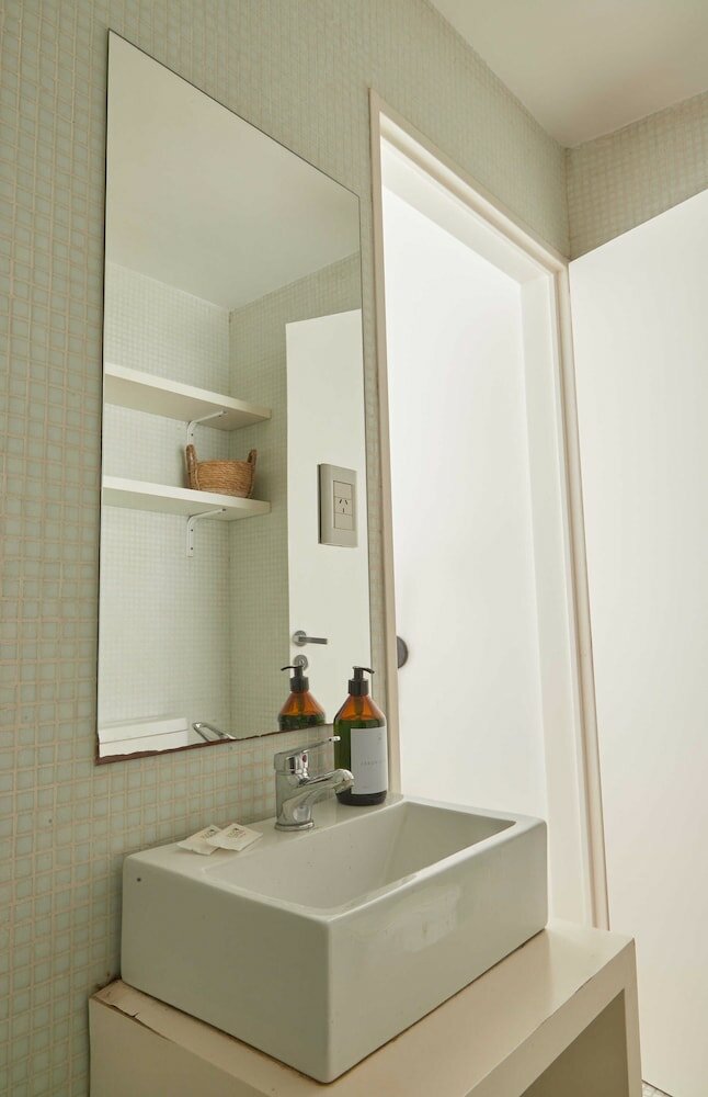 Фото Charming 1 Bedroom apartment