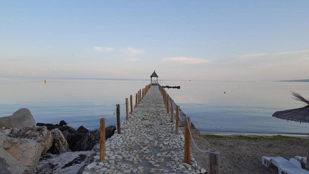 Фото White Rock Castle Hotel