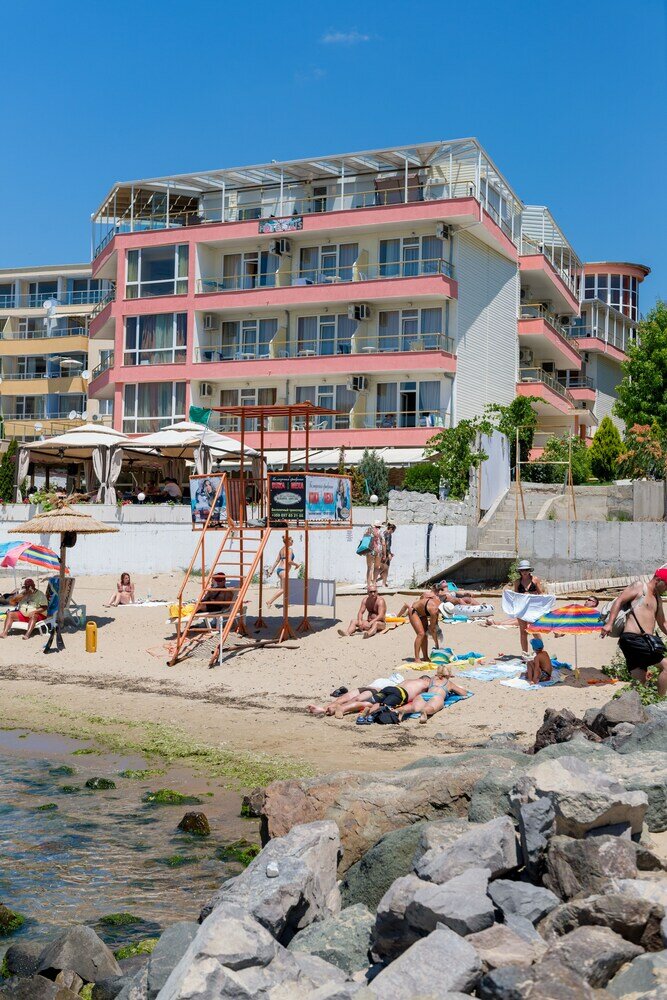 Фото Hotel Iris Beach