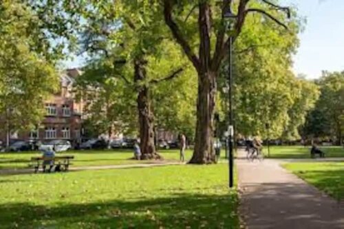 Гостиница Beautiful 2 Bedroom Flat With Terrace in Fulham в Лондоне