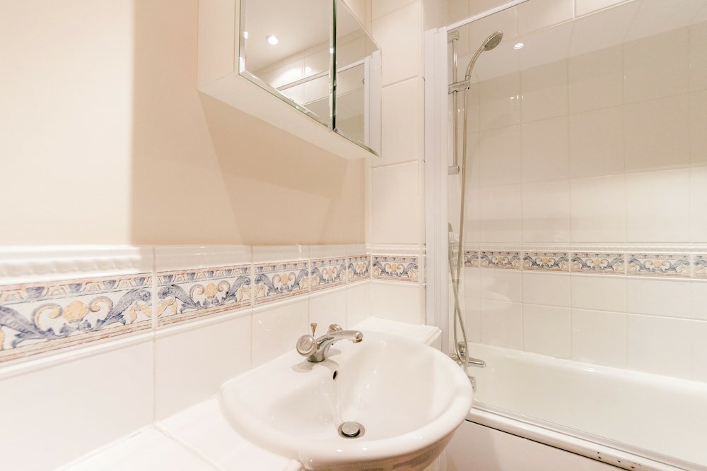 Фото Roomspace Apartments -Cascades Court