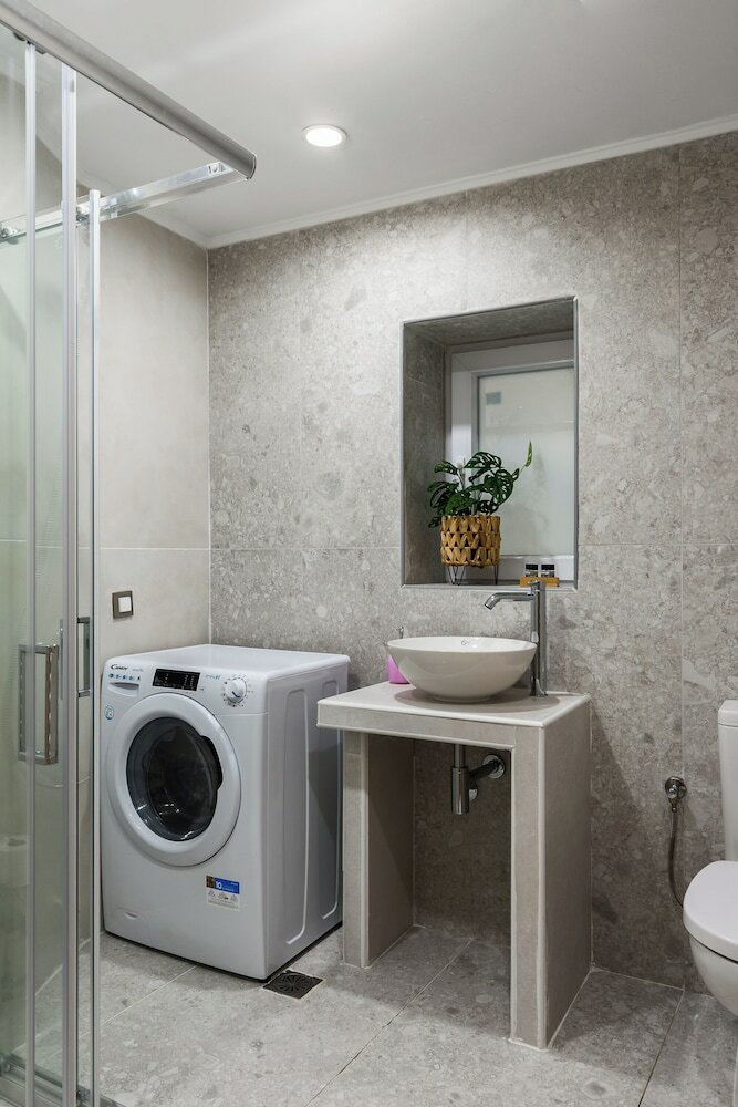 Фото Mouragia Luxury Seaview Suite by Konnect