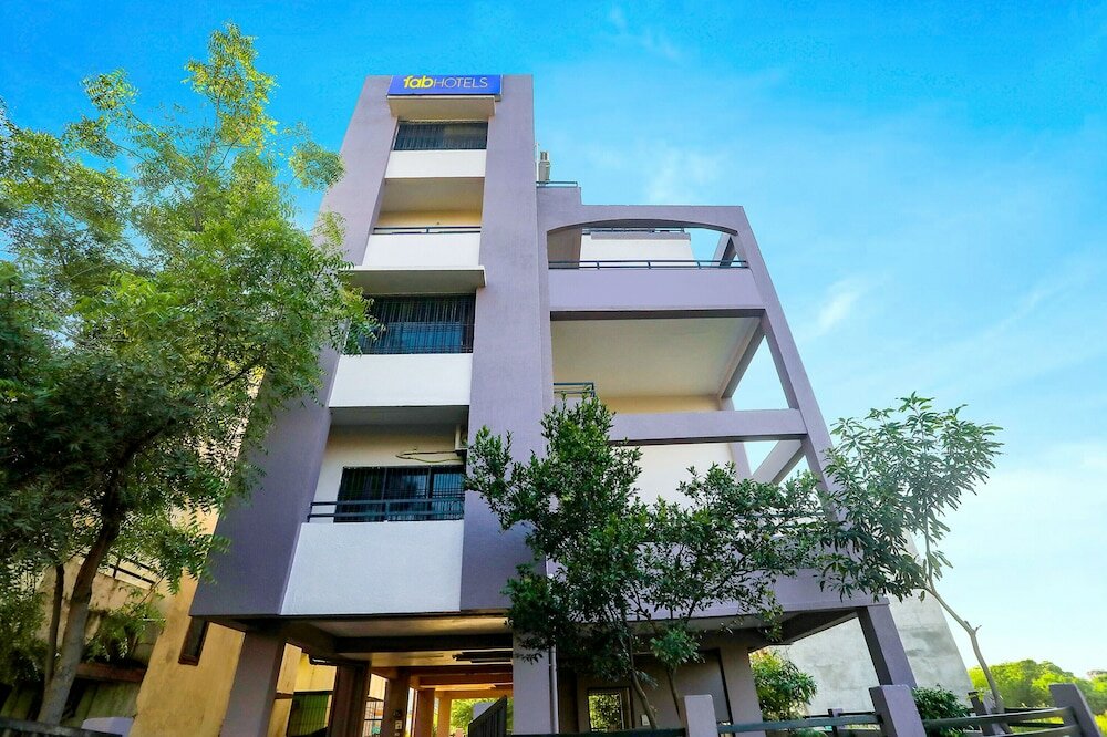 Фото Fabhotel Elite Homes