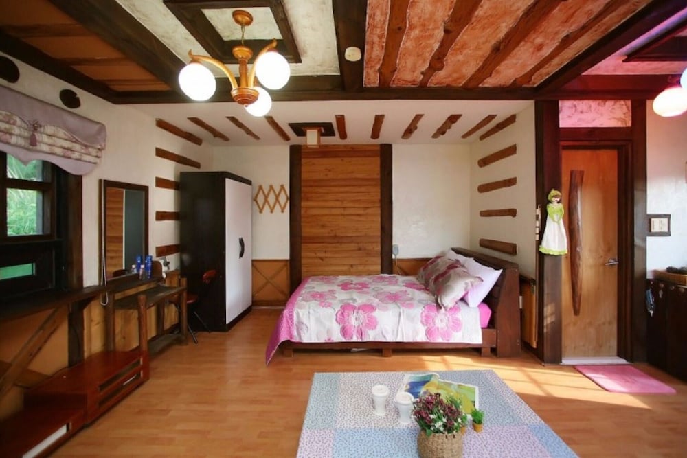 Фото Jeongseon Haetbinnuri Pension