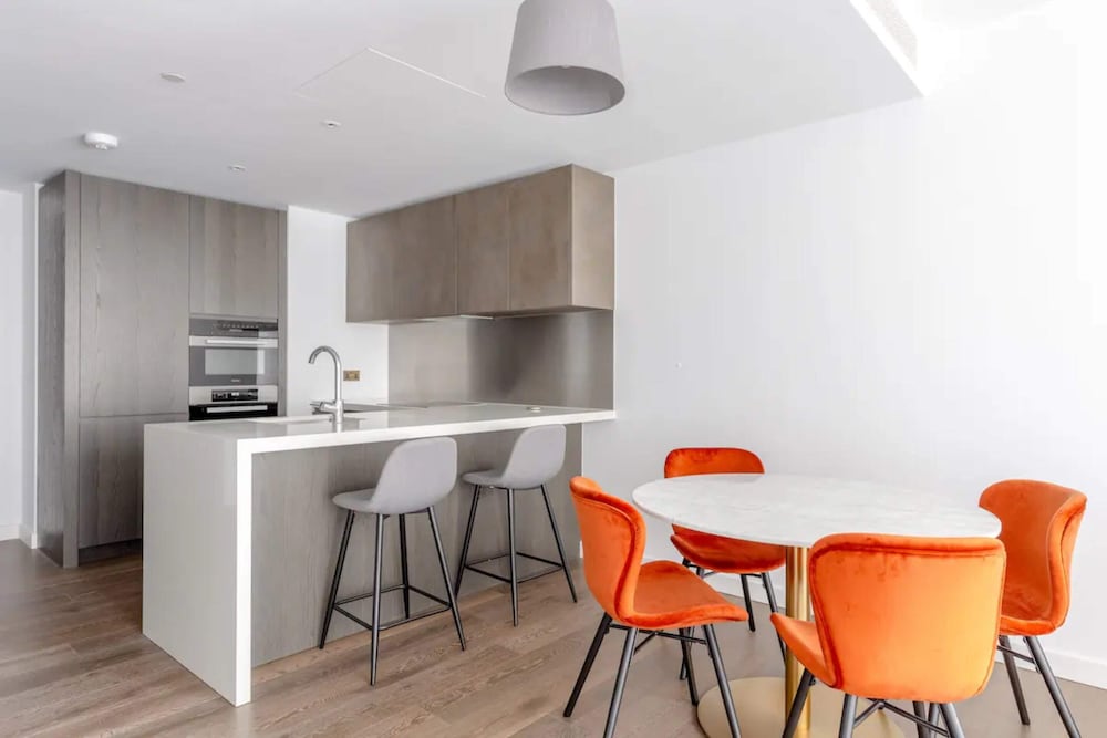 Фото Luxurious 1bd Flat by the River Thames Near Vauxhall