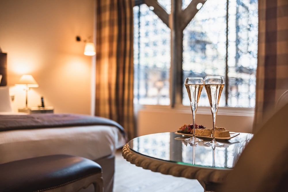 Фото Hôtel Cour du Corbeau Strasbourg