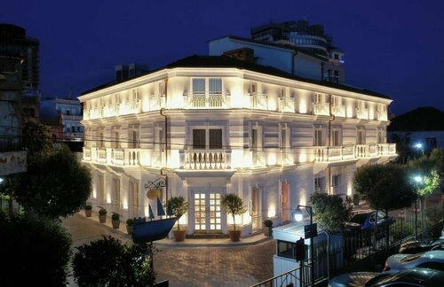 Гостиница Giulia Albérgo Hotel в Дурресе