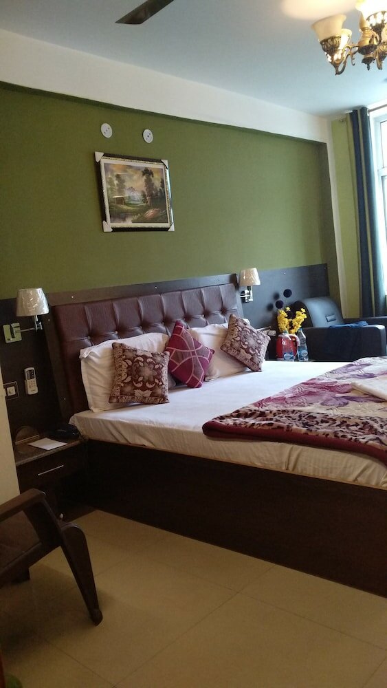 Фото Hotel Zero Mile Rooms