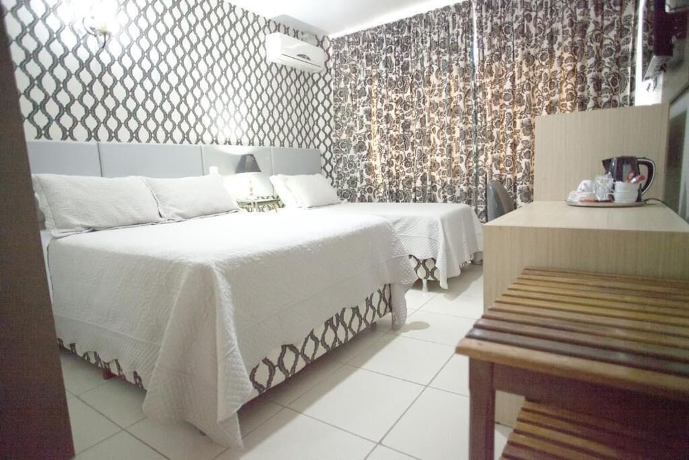 Фото Hotel Royal Plaza