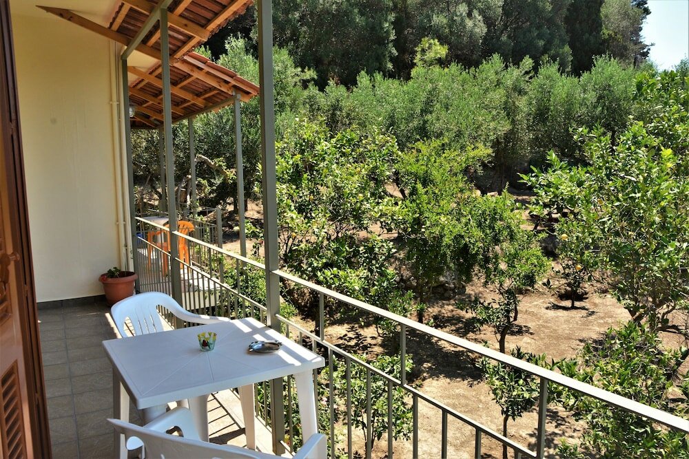 Фото Petros Giatras - Rooms