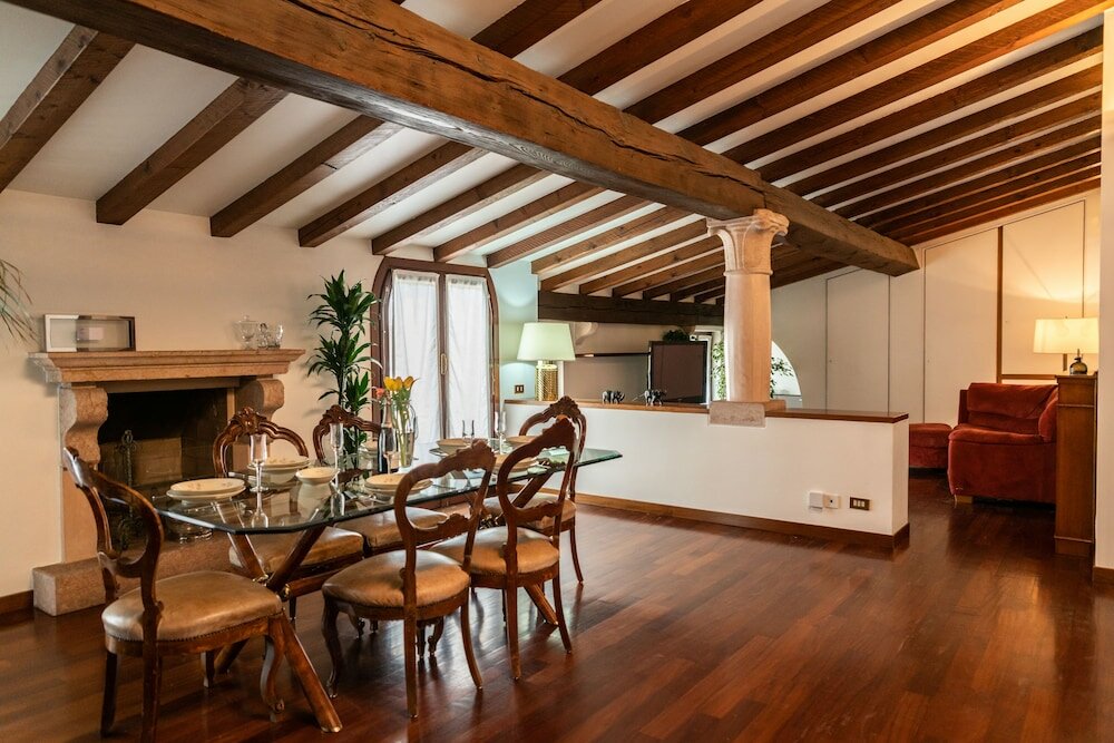 Фото Prestigious Residence Brà with a turret overlooking Verona