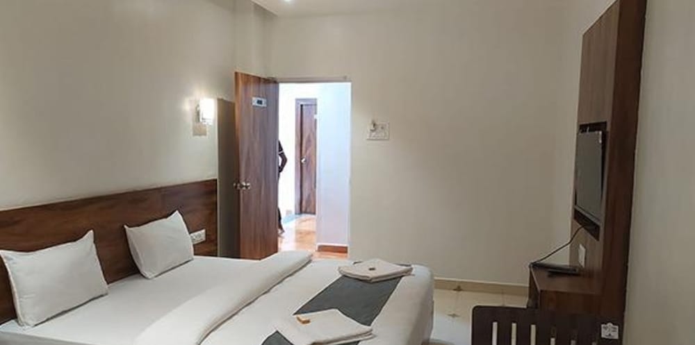 Фото Fabhotel Omkar Pride