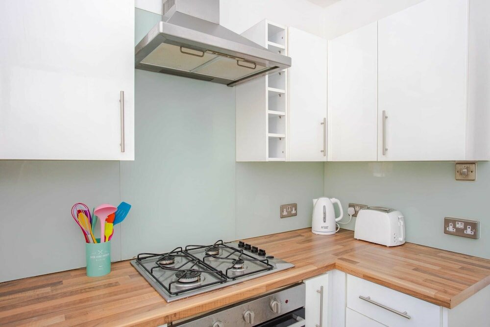 Фото Modern & Spacious 2 Bedroom Flat Near Clapham Common