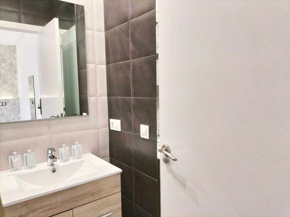 Фото Hostal Gonzala by gaiarooms