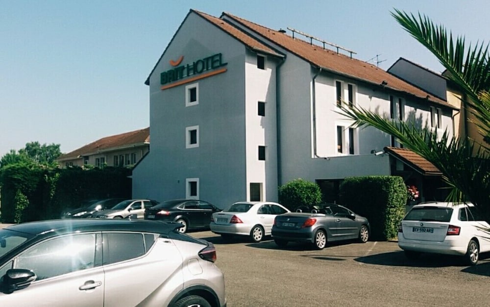 Фото Brit Hotel Confort Pau Lons
