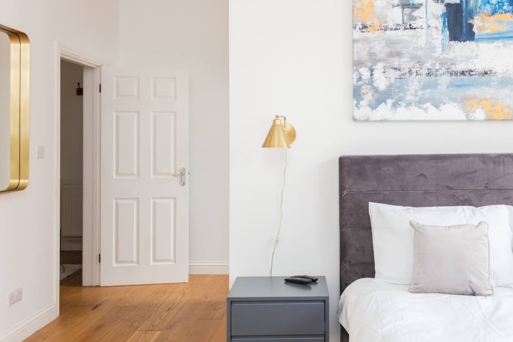 Фото Luxury 3 Bedroom Apartment With Large Garden & gym