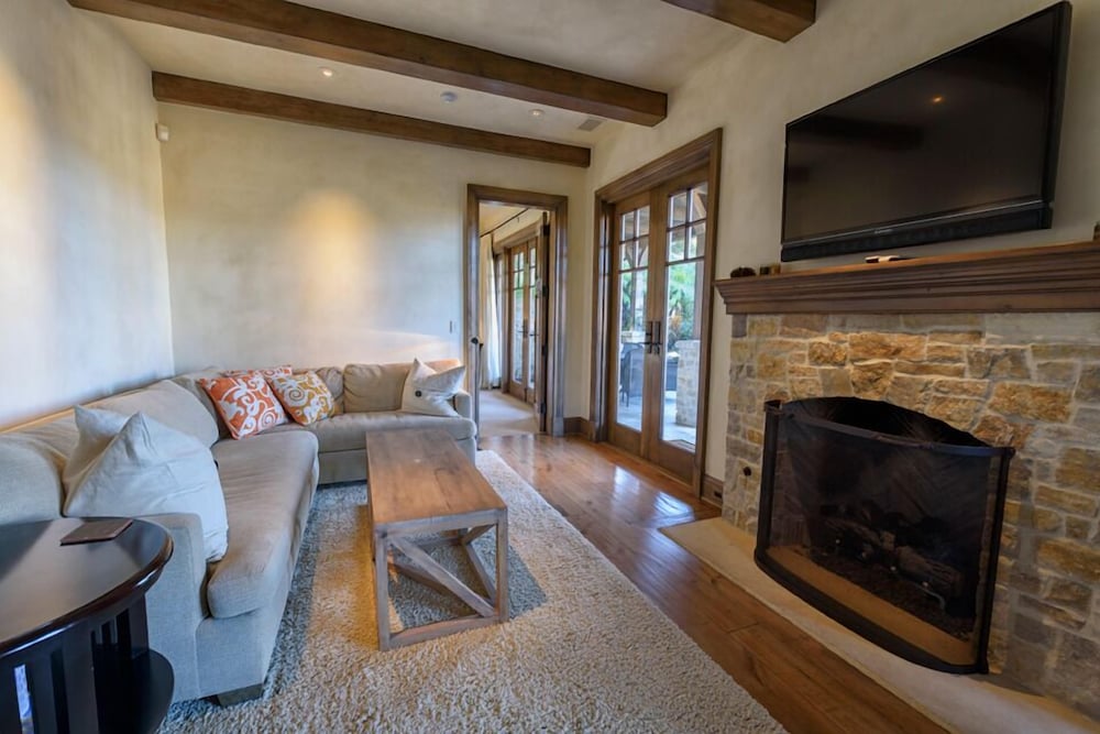 Фото Lx1: Chateau D' Renaitre - Carmel-by-the-sea Luxury Villa: