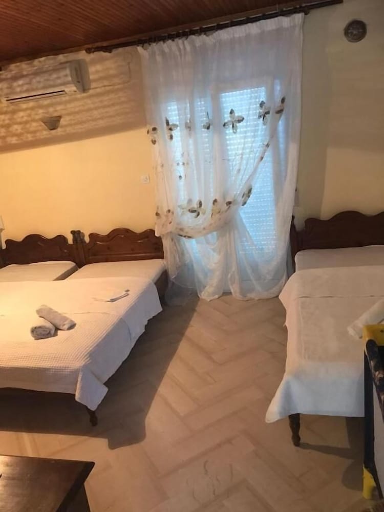 Фото Angela - Zoi Rooms