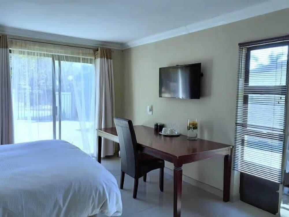 Hotel Serene Pastures, Earth, photo